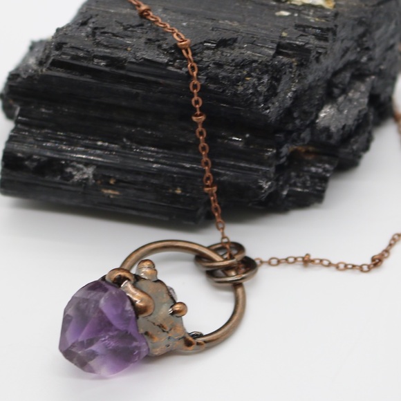 Amethyst Point 16in - Picture 3 of 5